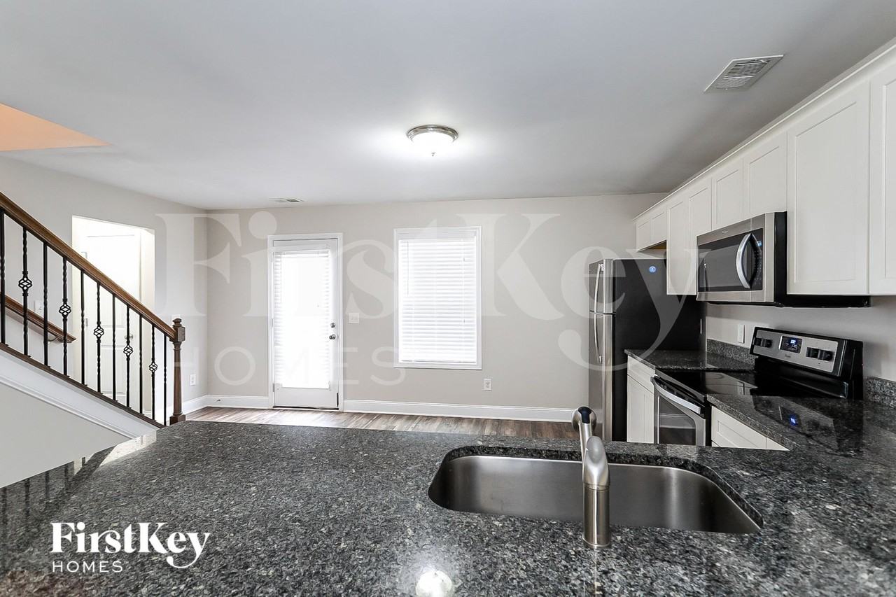 6710 Sawnee Way - Photo 5 of 15