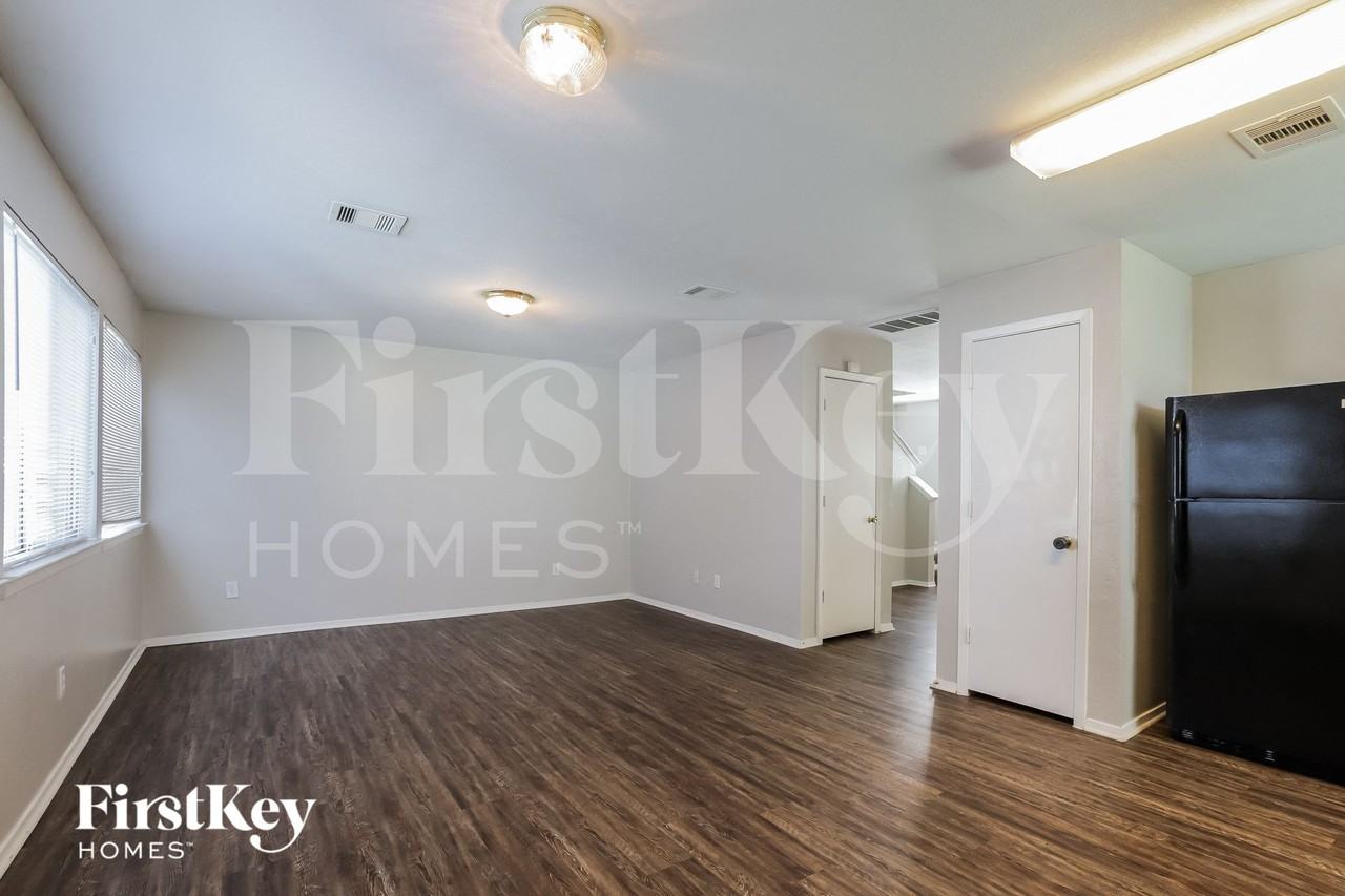 6217 Lone Prairie Way - Photo 3 of 15