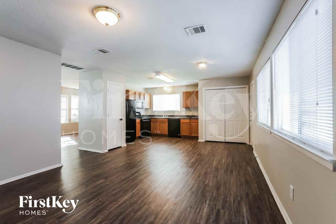 6217 Lone Prairie Way - Photo 4 of 15