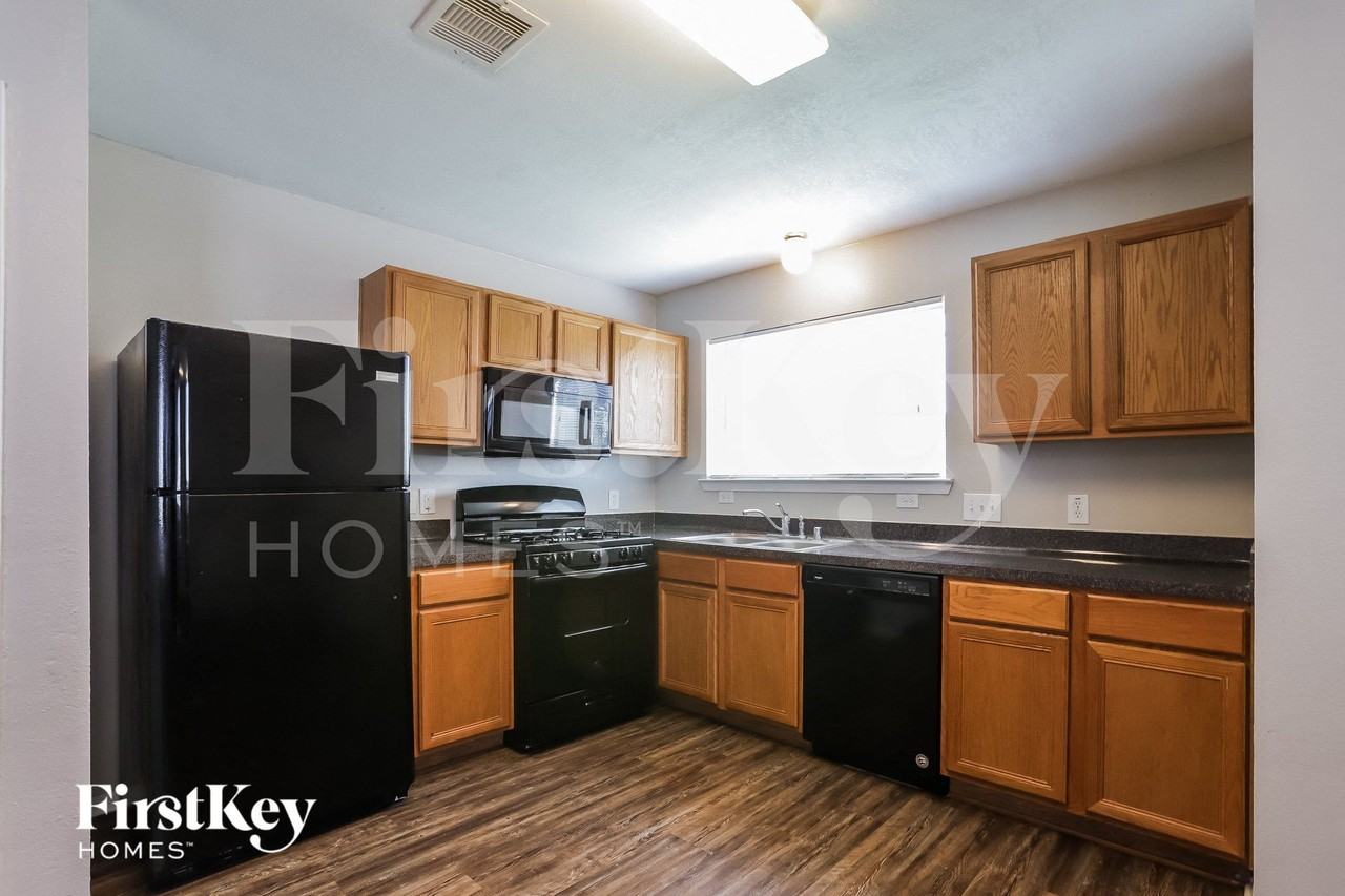 6217 Lone Prairie Way - Photo 6 of 15