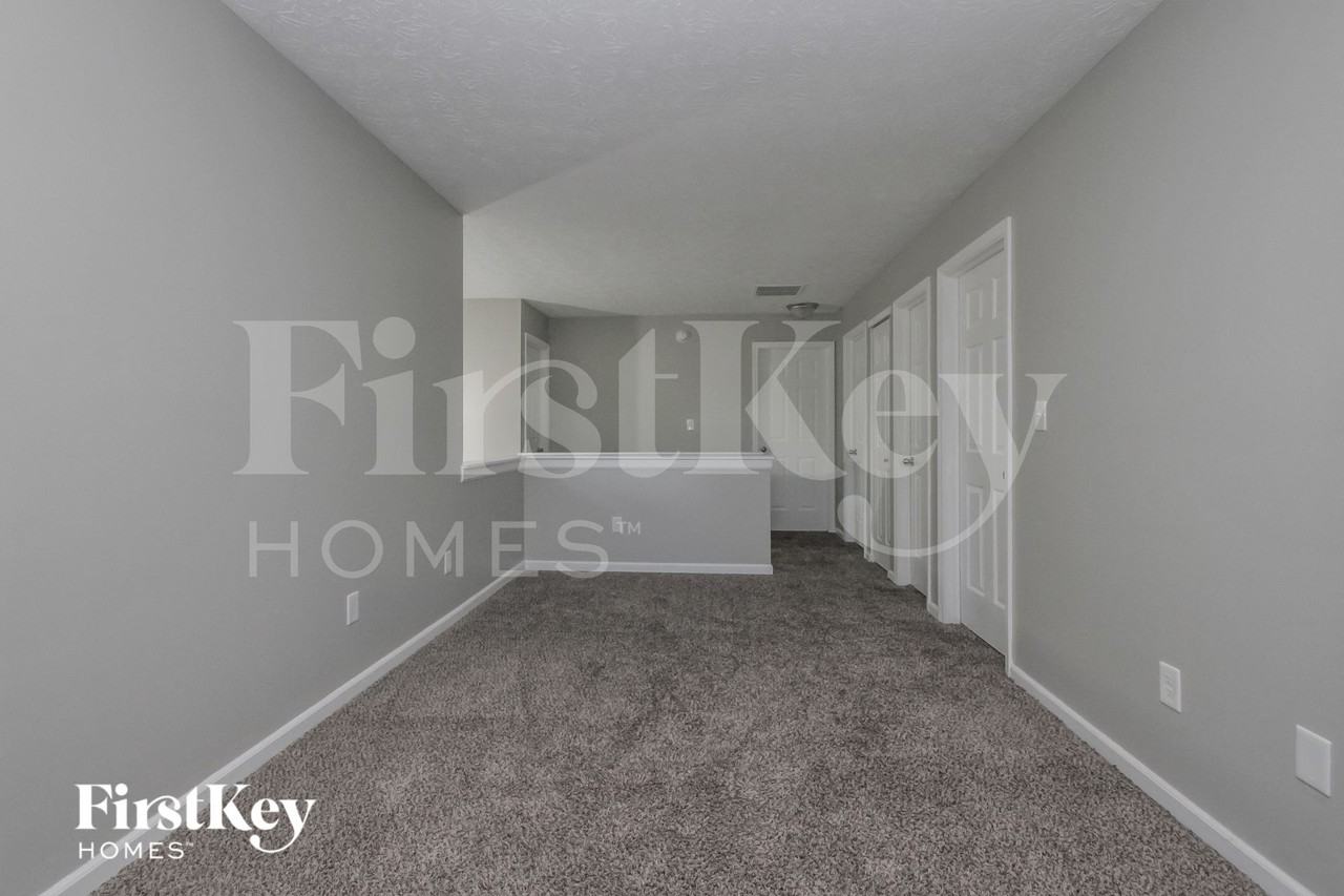 5910 Prairie Creek Dr - Photo 5 of 15