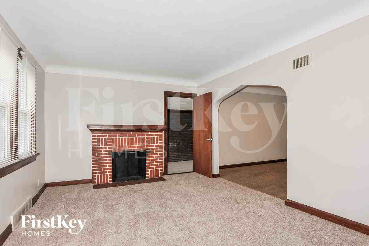 4440 Parker Rd - Photo 3 of 16