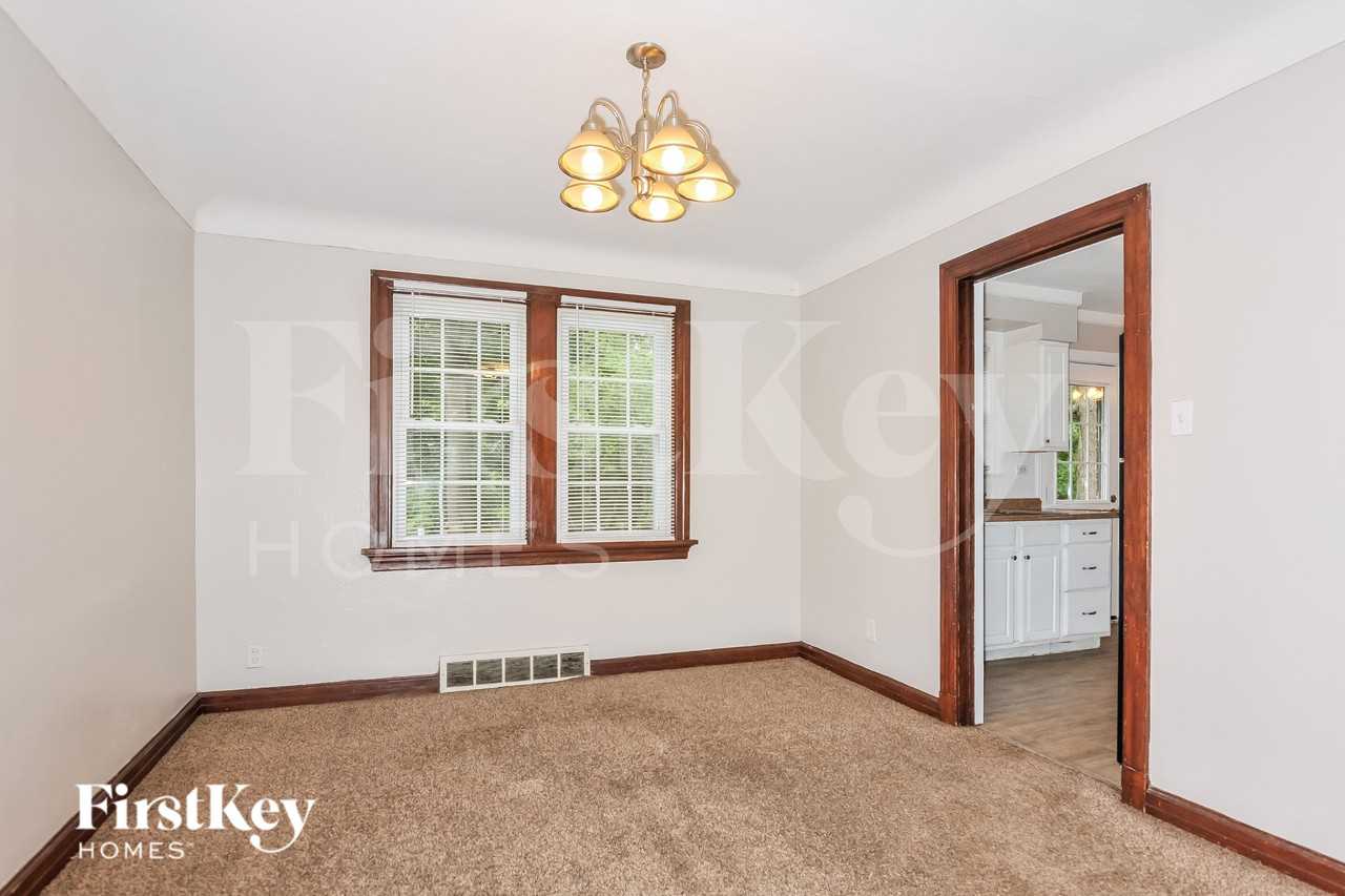 4440 Parker Rd - Photo 5 of 16