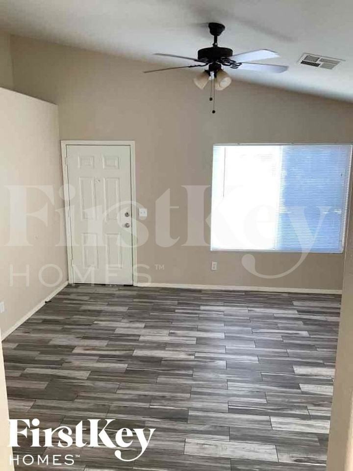 4128 W Solar Dr - Photo 2 of 10