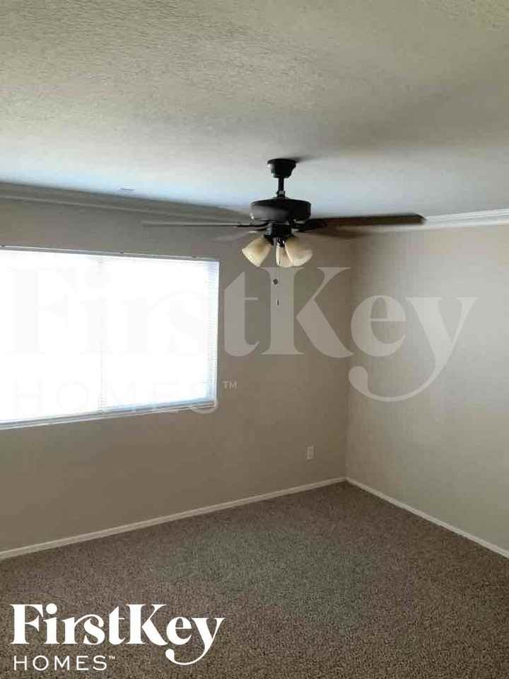 4128 W Solar Dr - Photo 6 of 10