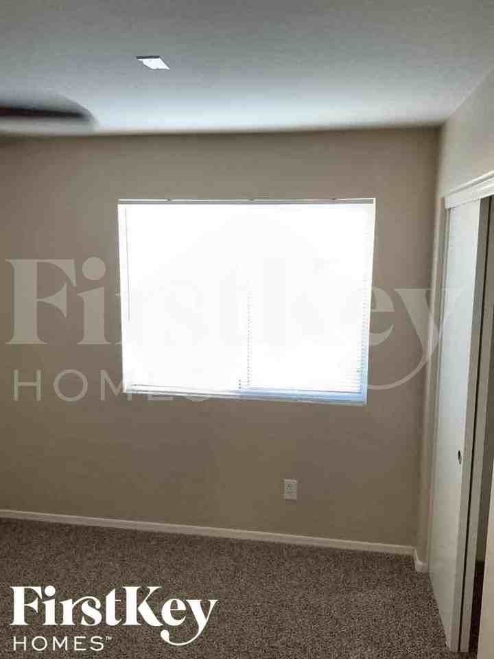 4128 W Solar Dr - Photo 7 of 10