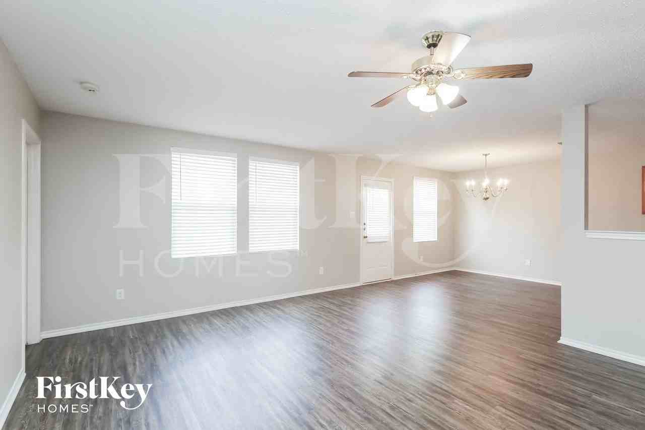 3716 Mariner St - Photo 3 of 15