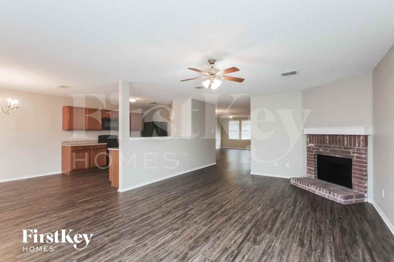 3716 Mariner St - Photo 4 of 15