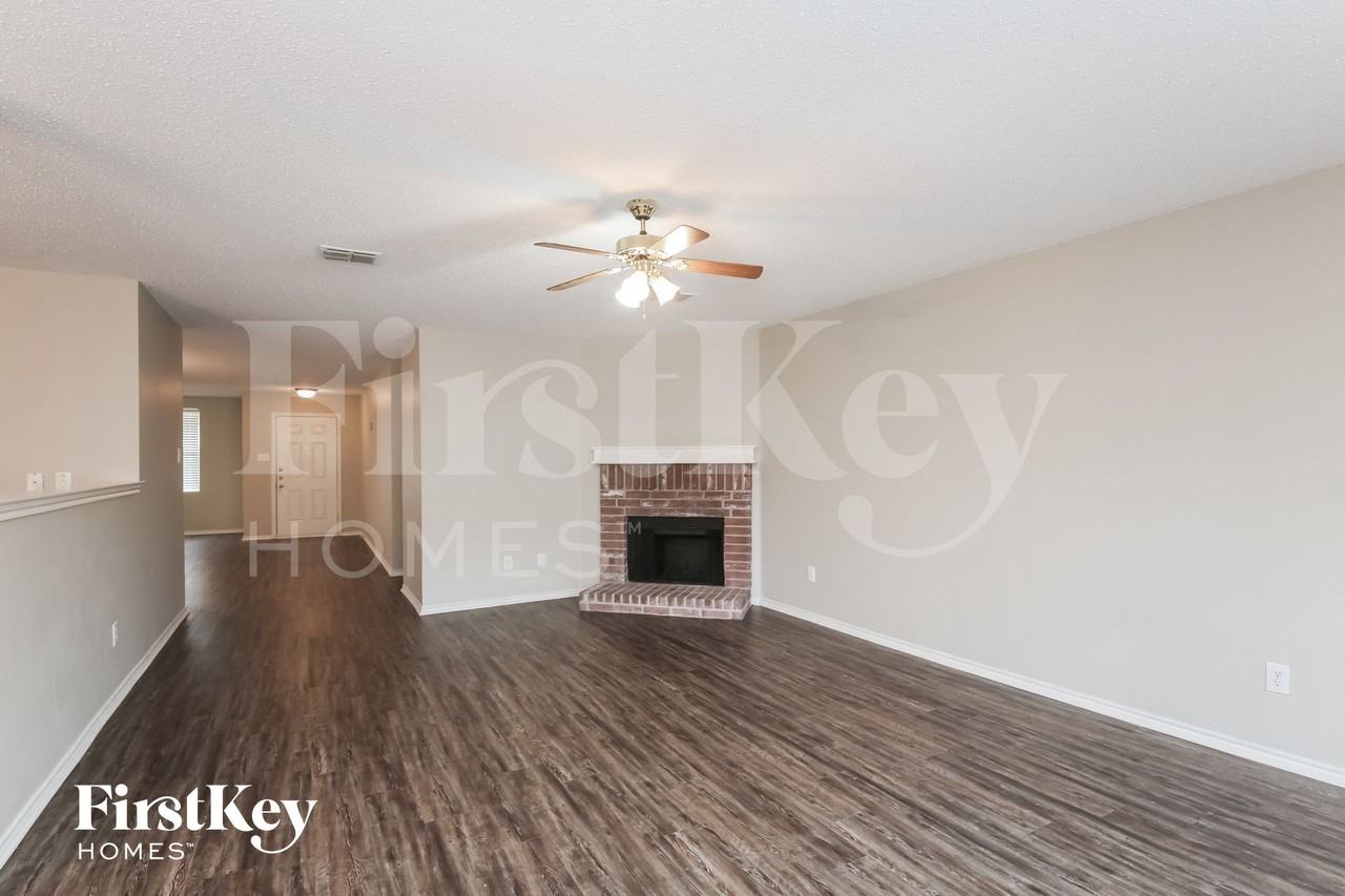 3716 Mariner St - Photo 5 of 15