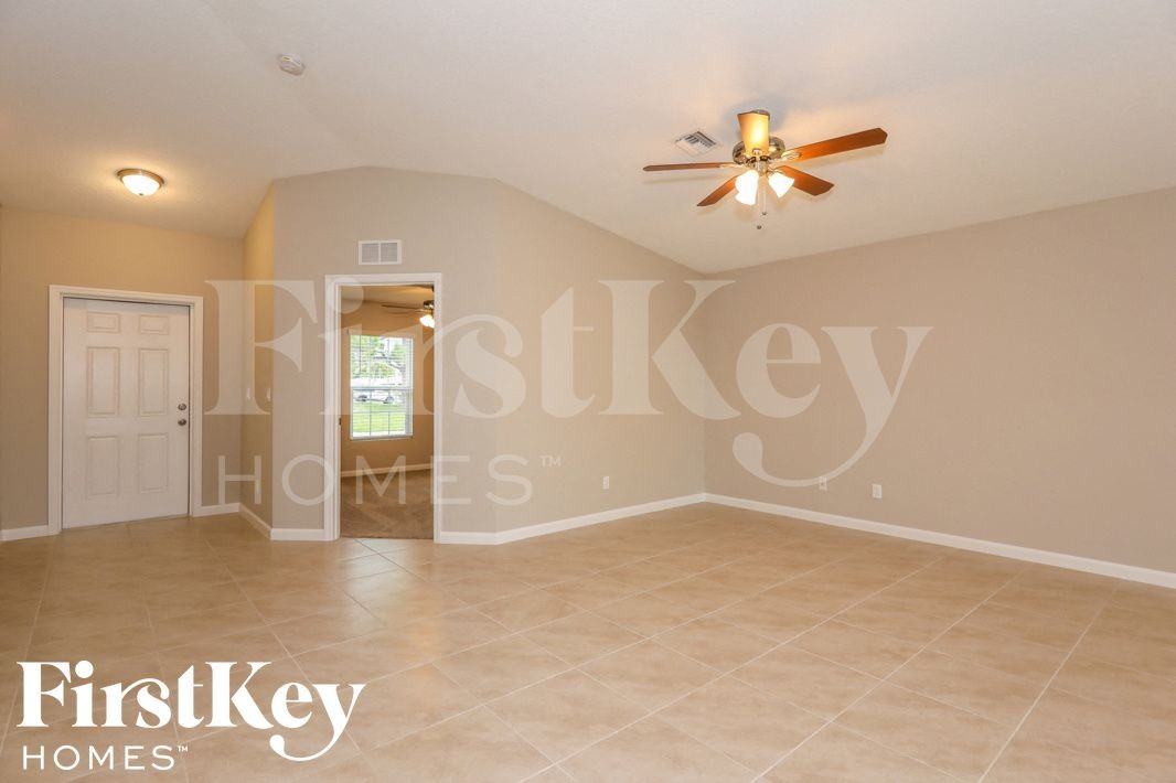 3501 Sw Voyager St - Photo 3 of 15