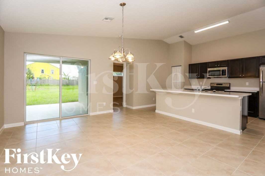 3501 Sw Voyager St - Photo 4 of 15