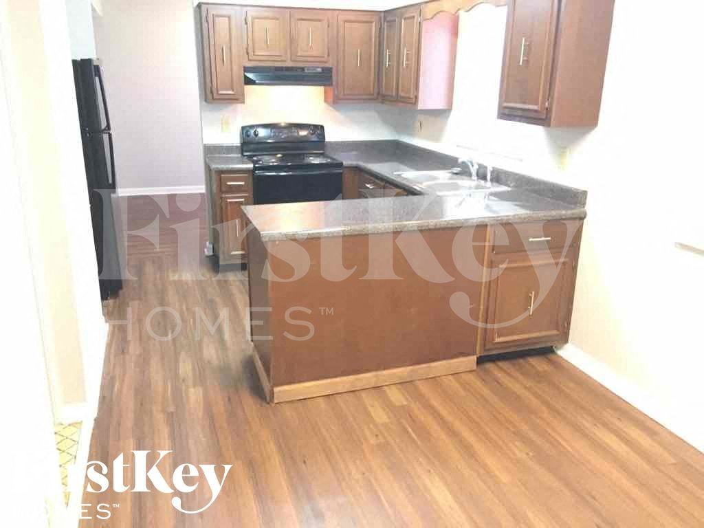 2856 Baywood Dr - Photo 5 of 11