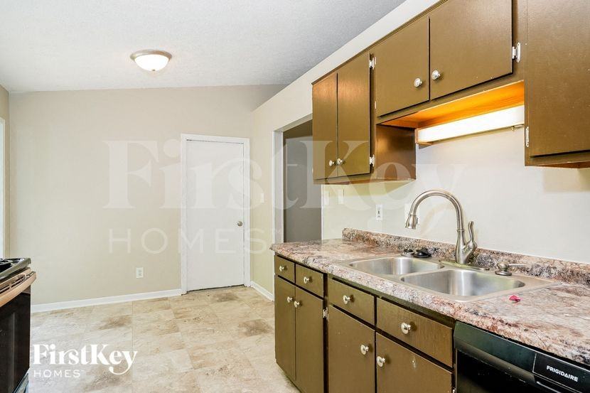 2804 Grassy Creek Dr - Photo 6 of 15