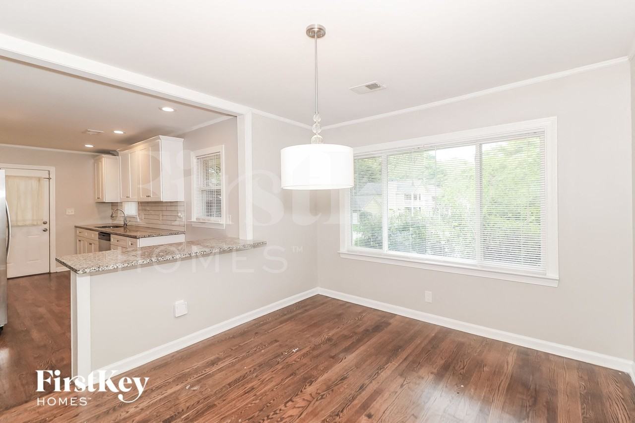 2802 Glenvalley Dr - Photo 5 of 15