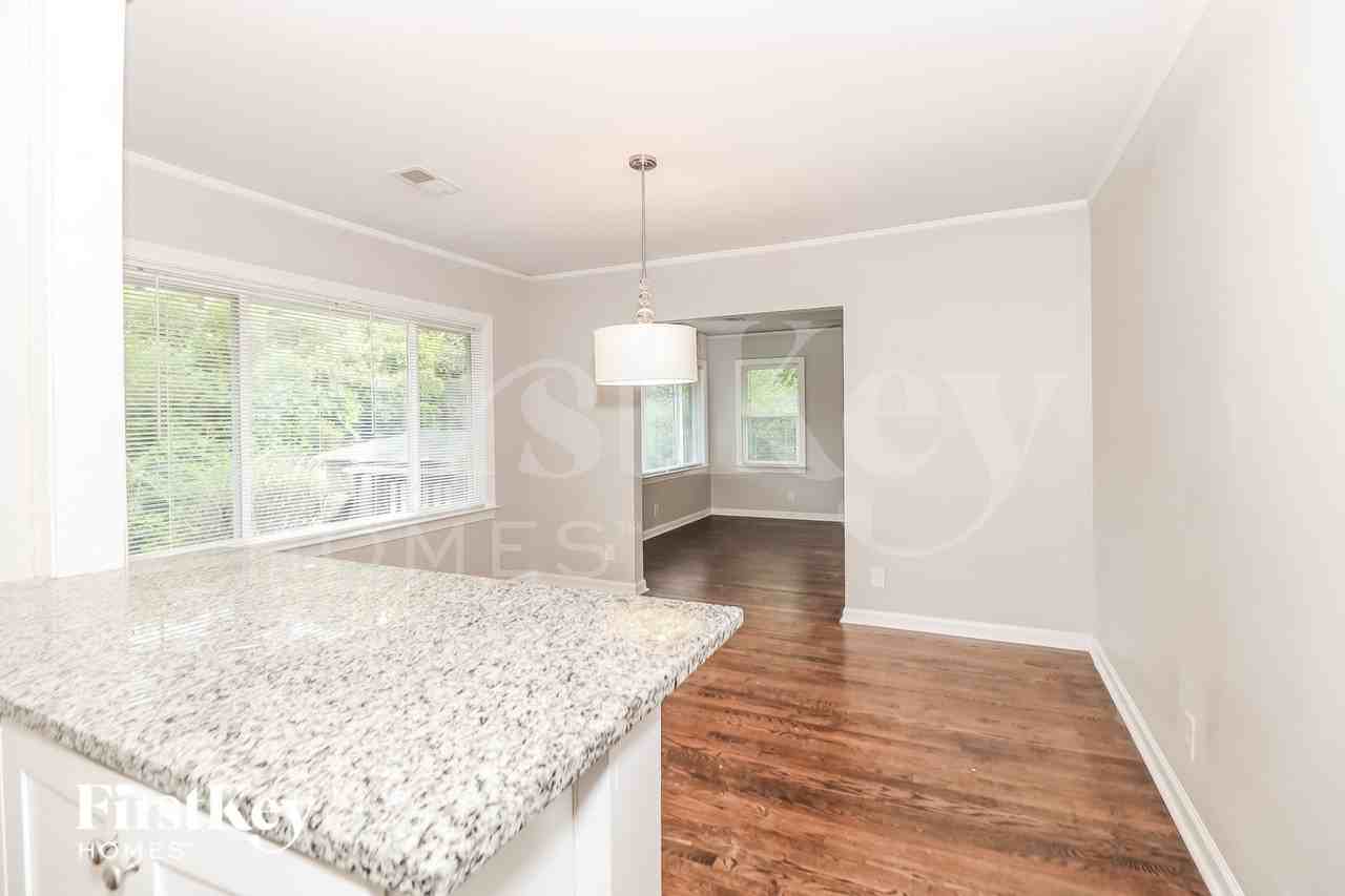 2802 Glenvalley Dr - Photo 6 of 15