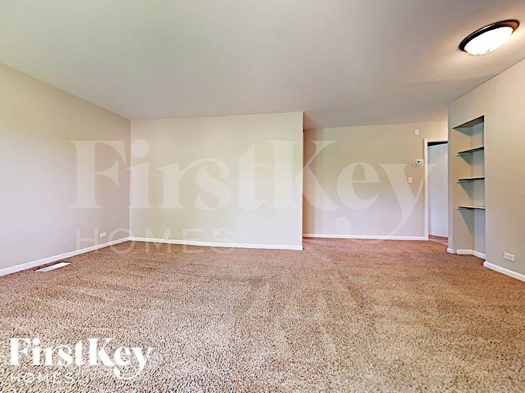 254 E Wayne Pl - Photo 2 of 13