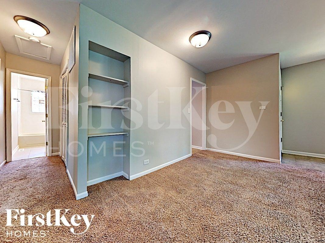 254 E Wayne Pl - Photo 5 of 13