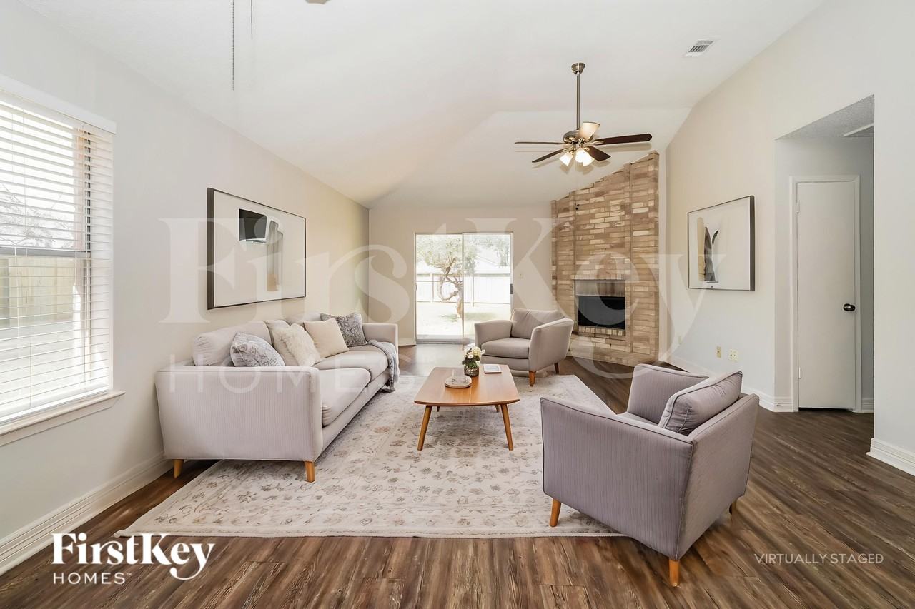 21134 Western Valley Dr - Photo 4 of 20