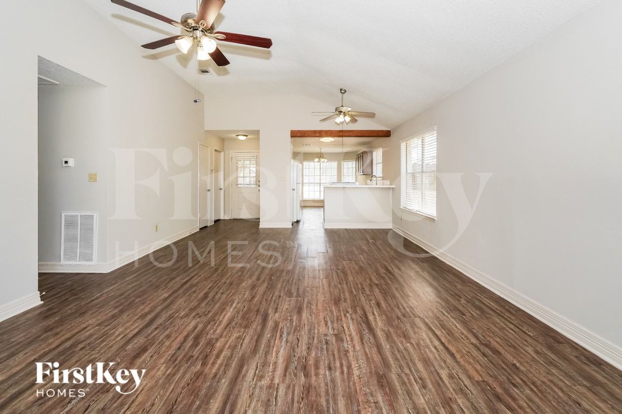 21134 Western Valley Dr - Photo 5 of 20