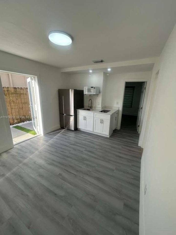 2321 Nw 85th Ave #2 - Photo 2 of 11