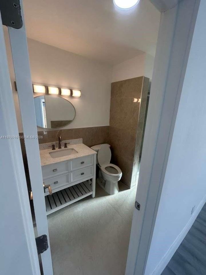 2321 Nw 85th Ave #2 - Photo 4 of 11