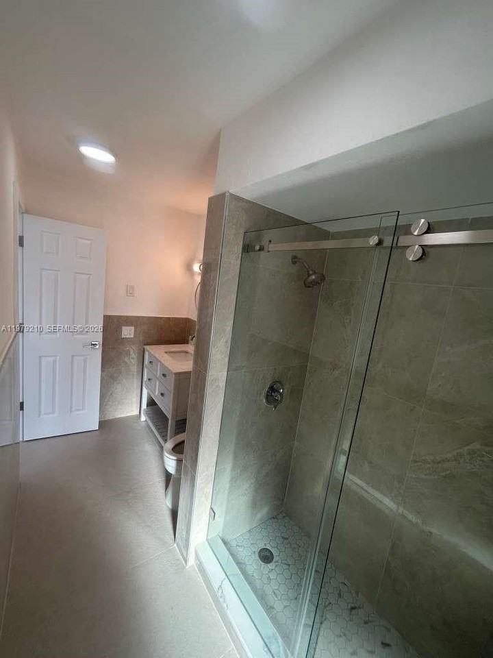 2321 Nw 85th Ave #2 - Photo 5 of 11