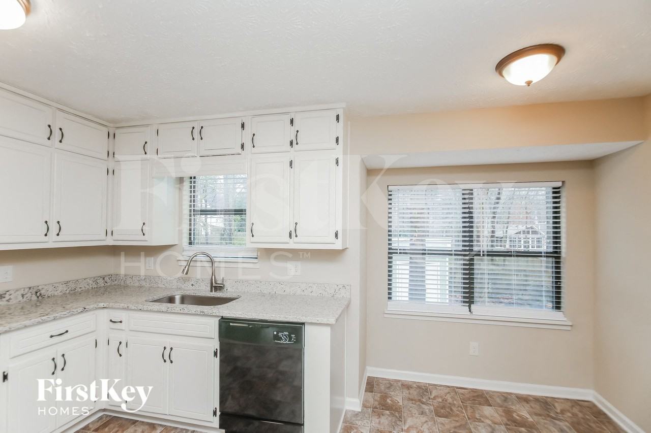 209 Kelly Ct - Photo 5 of 15