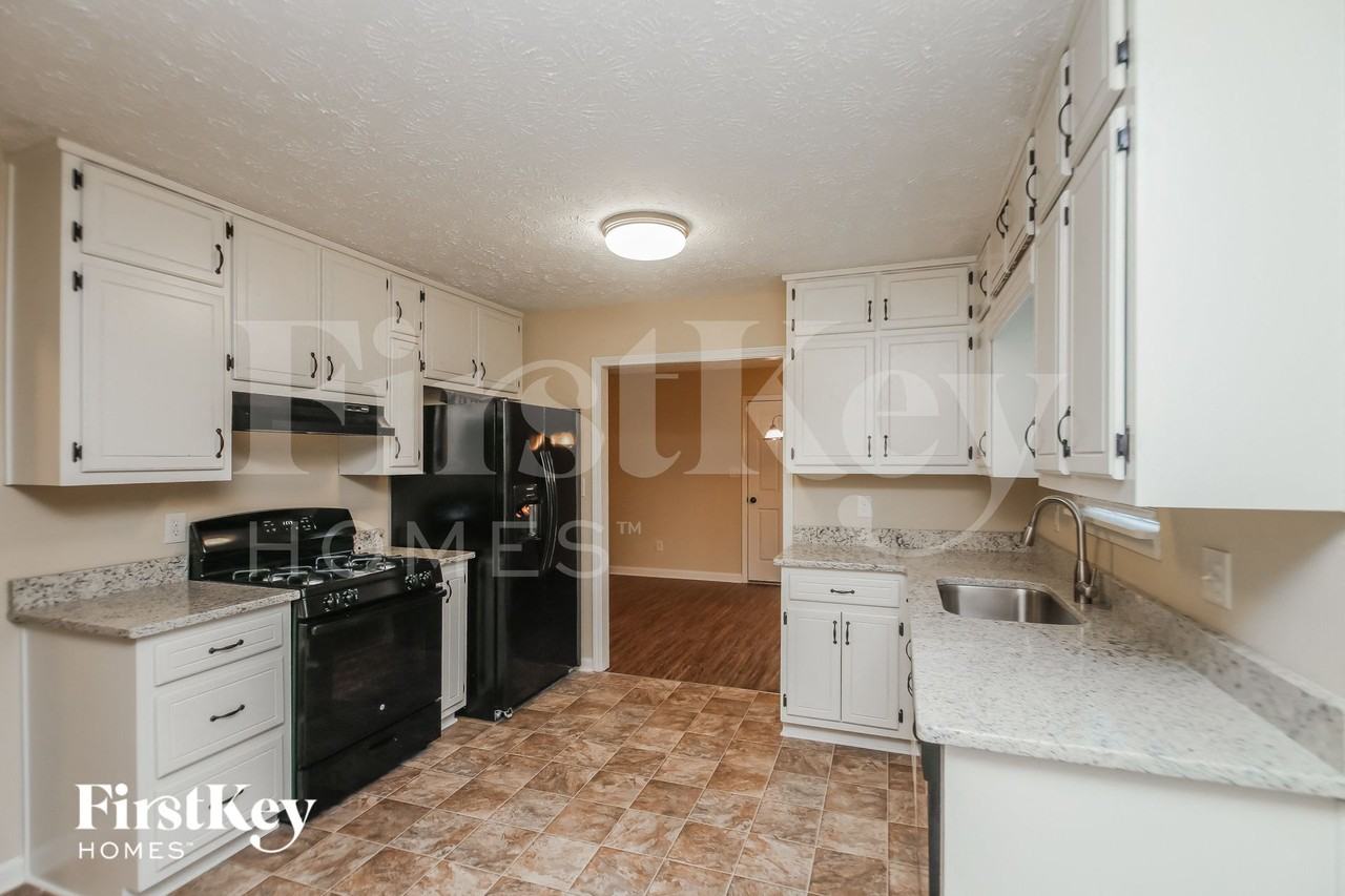 209 Kelly Ct - Photo 6 of 15