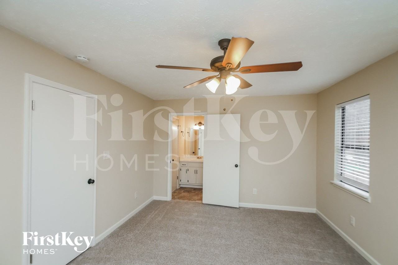 209 Kelly Ct - Photo 7 of 15