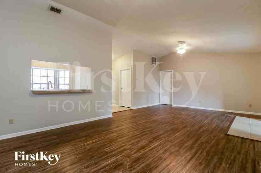 1907 Landside Dr - Photo 6 of 15