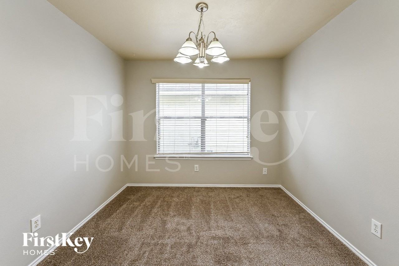 18622 Desert Marigold Dr - Photo 5 of 15