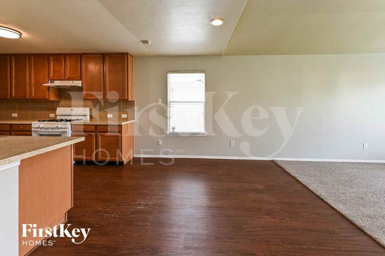 18622 Desert Marigold Dr - Photo 6 of 15