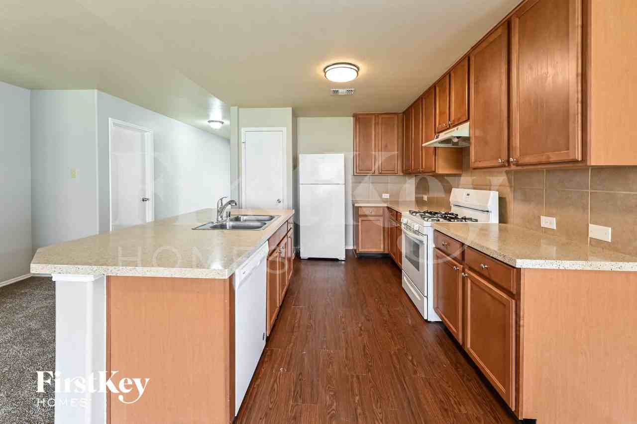 18622 Desert Marigold Dr - Photo 7 of 15