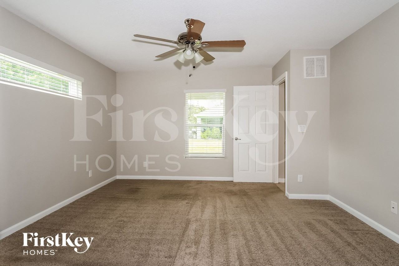 1480 Sw Gadsan Ave - Photo 6 of 15