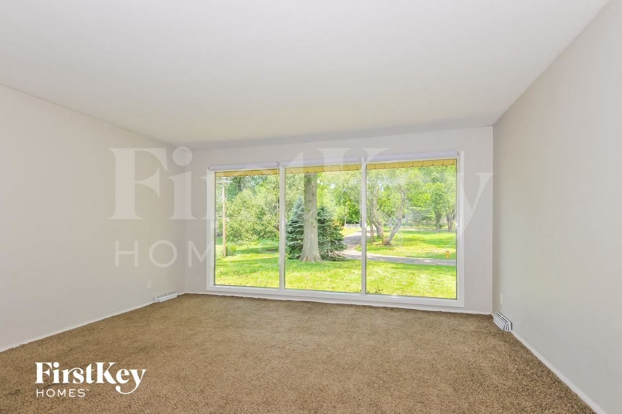 14 Rolling Hills Dr - Photo 3 of 15