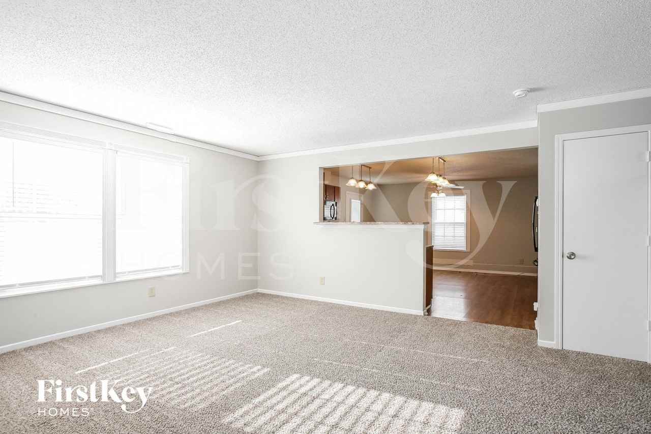 10817 Zimmerman Ln - Photo 3 of 15