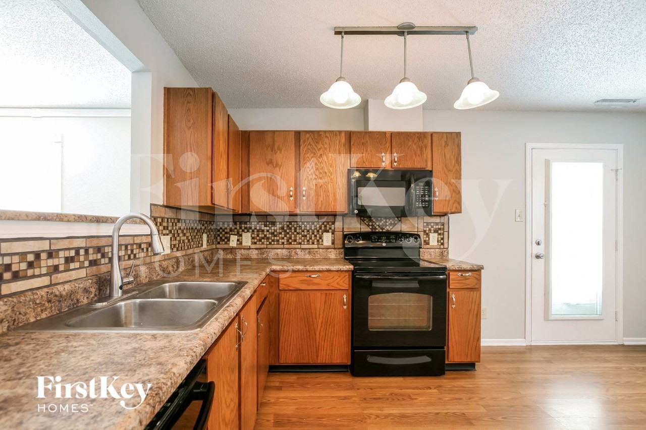 10817 Zimmerman Ln - Photo 5 of 15