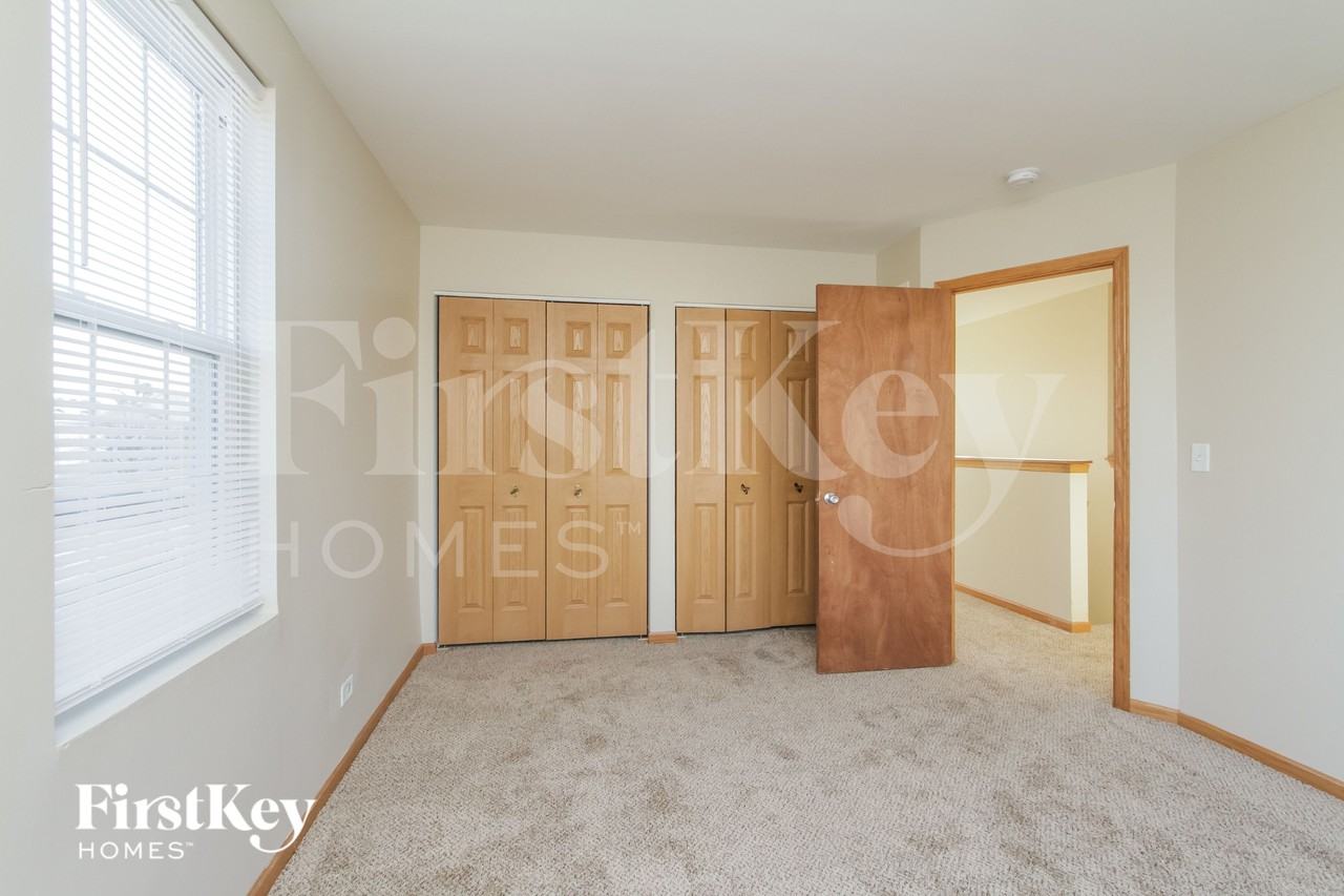 1033 Four Seasons Blvd - Photo 7 of 15