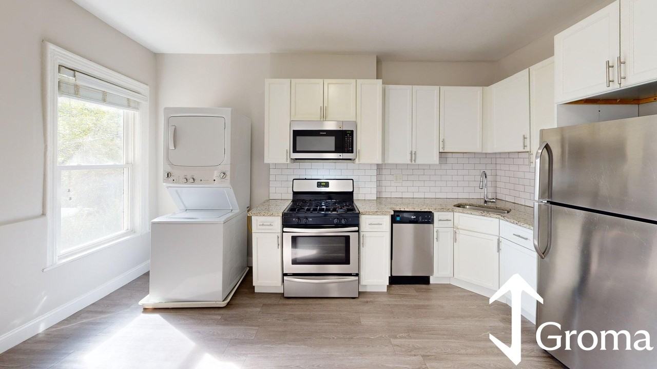 136 Paris St #2