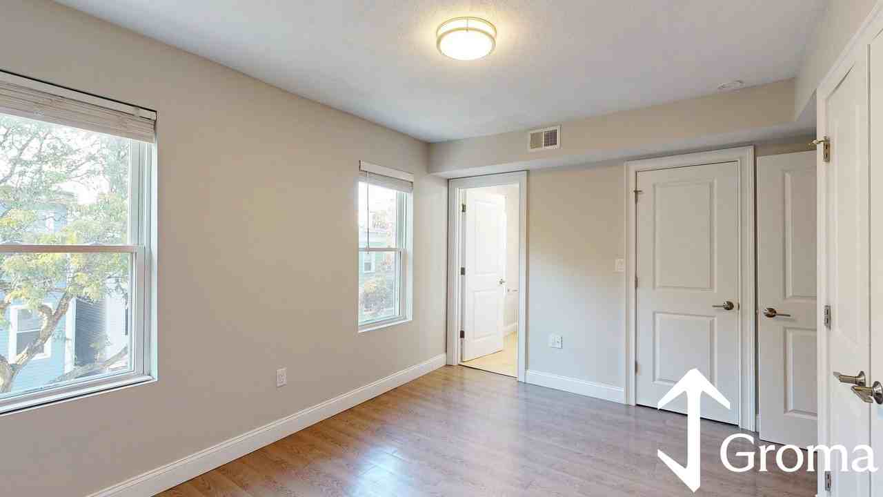 197 Maverick Street194-194A Maverick St. #2 - Photo 3 of 19