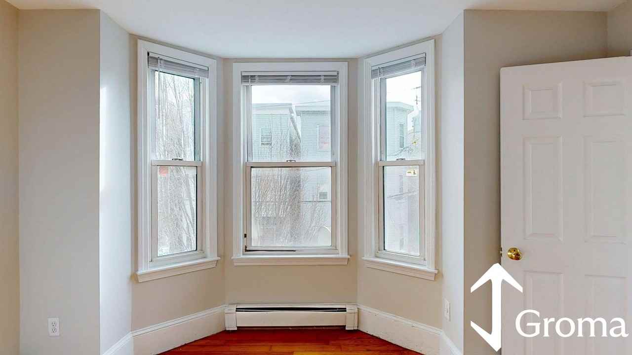 11 Curtis St #2 - Photo 3 of 12