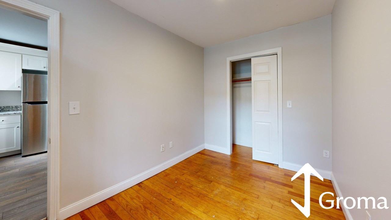 11 Curtis St #2 - Photo 5 of 12