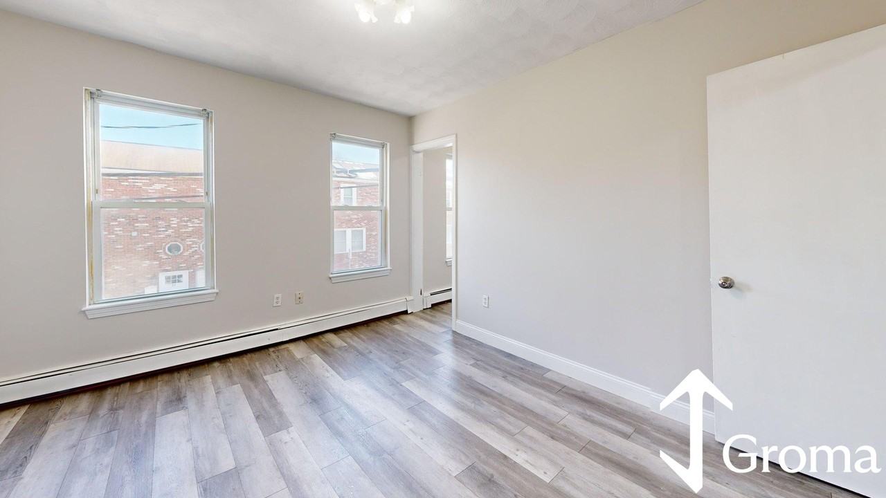 47 Morris St #3 - Photo 3 of 9