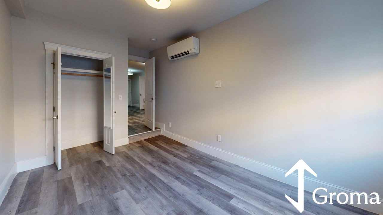 111 Meridian St #2 - Photo 3 of 9