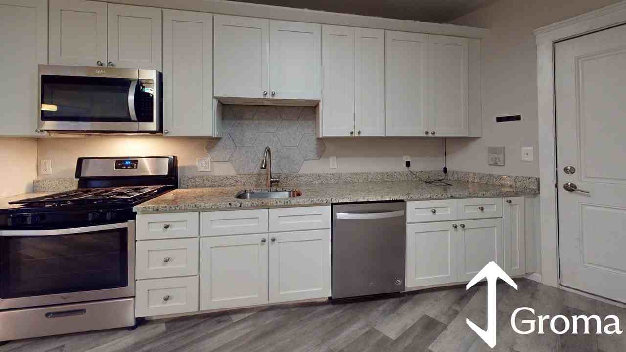 111 Meridian St #2 - Photo 4 of 9