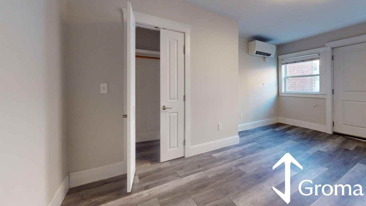 111 Meridian St #2 - Photo 6 of 9