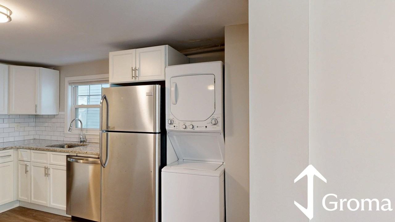 190 Maverick St #3 - Photo 2 of 10