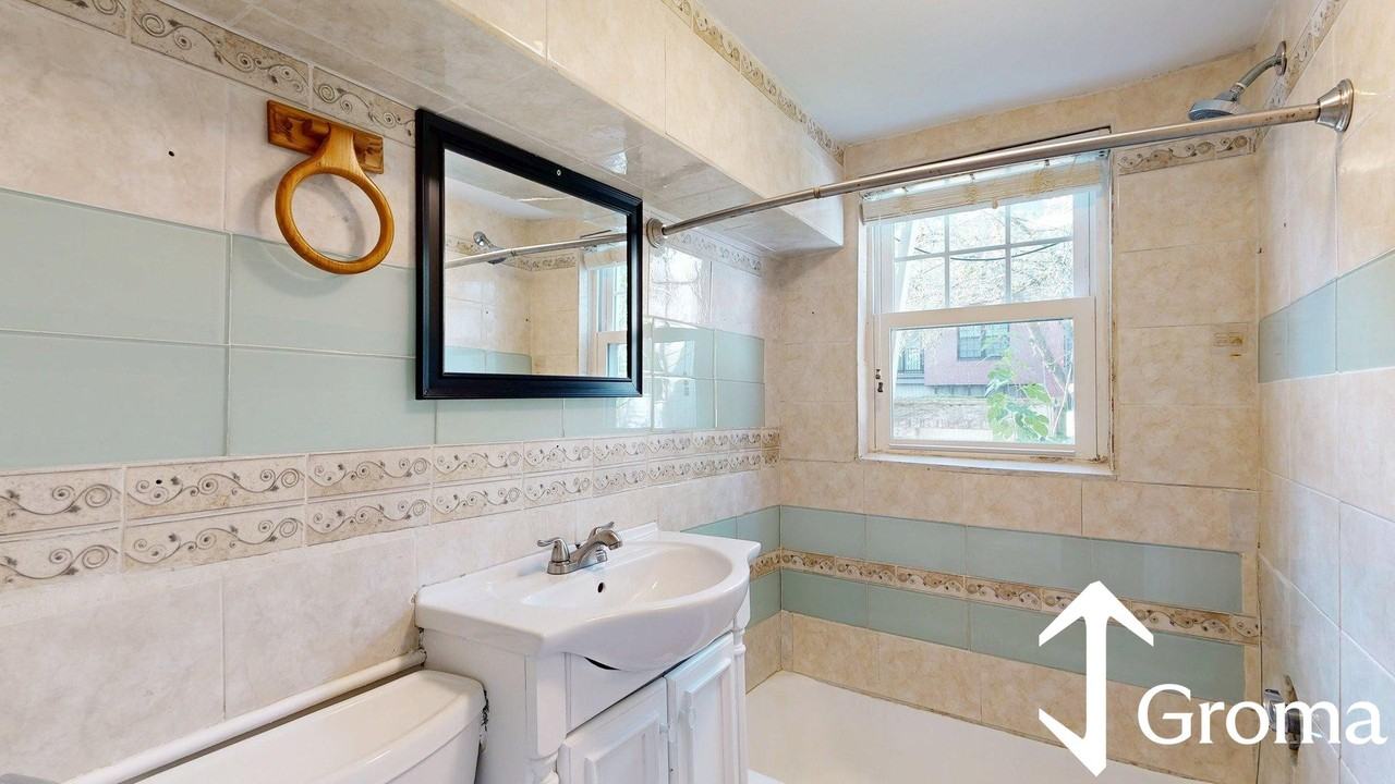 190 Maverick St #3 - Photo 5 of 10