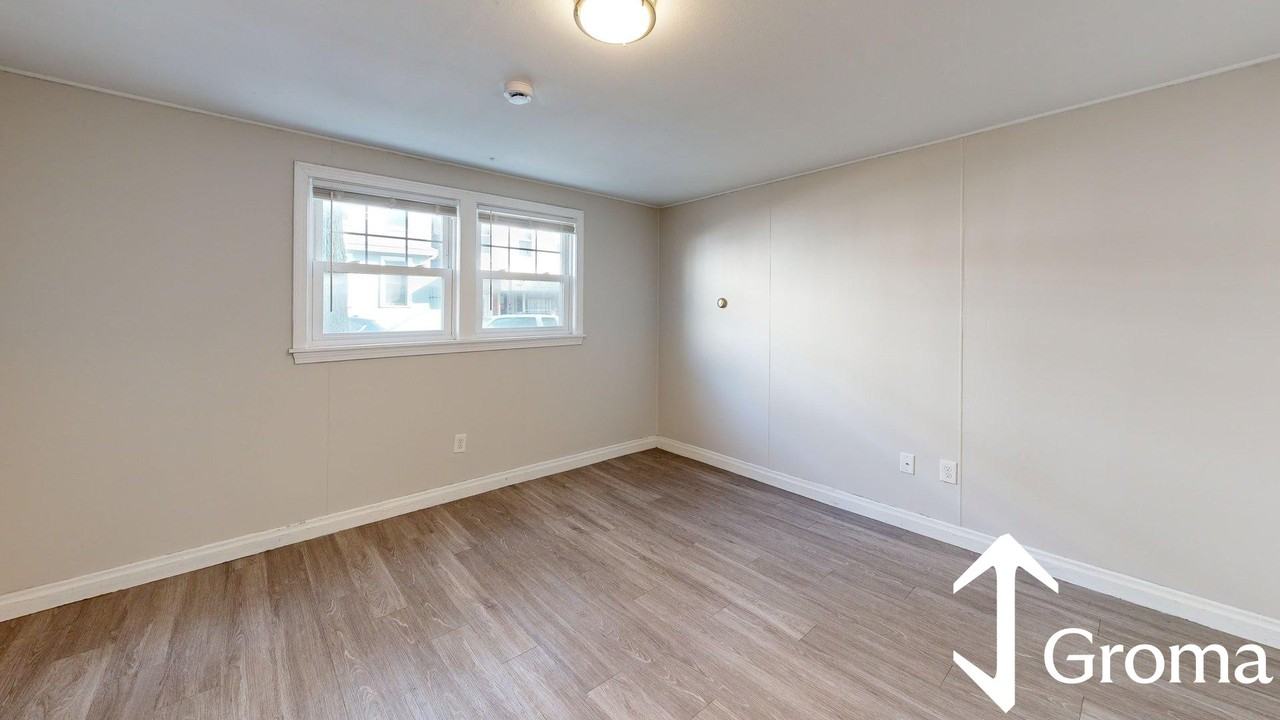 190 Maverick St #3 - Photo 6 of 10