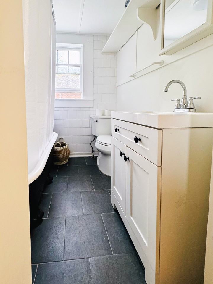 N Forest Ave Ne - Photo 2 of 15